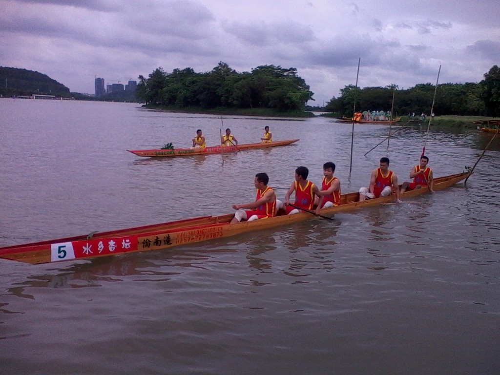 BoatsShunde 1024x768 Dragon Boat Festival in Shunde 2013